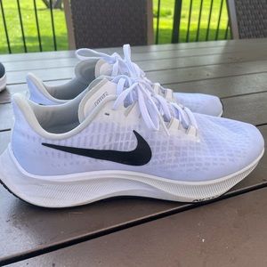 Womens Nike zoom sneakers
